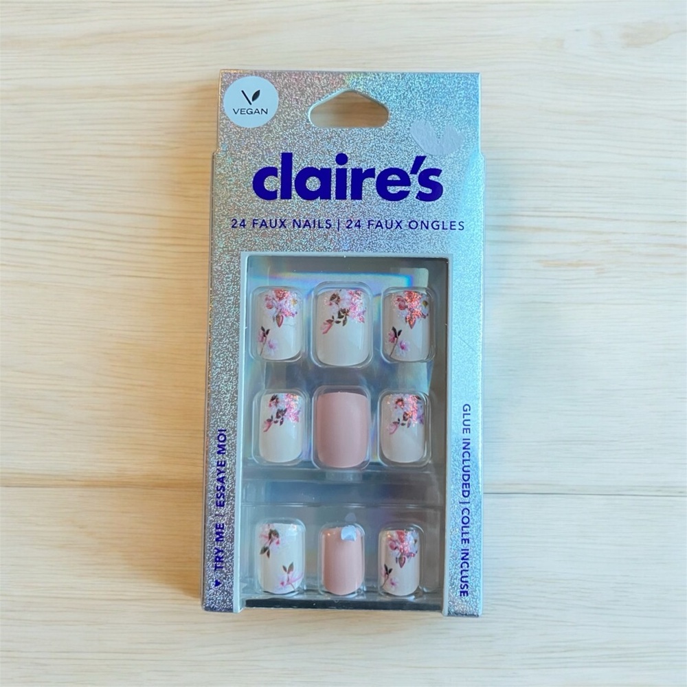 NEW Claire's Vegan 24 Faux Nails Floral Design Press On Glue False Nails